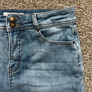 Near & Dear | Women’s Stretch Jean Skirt size M